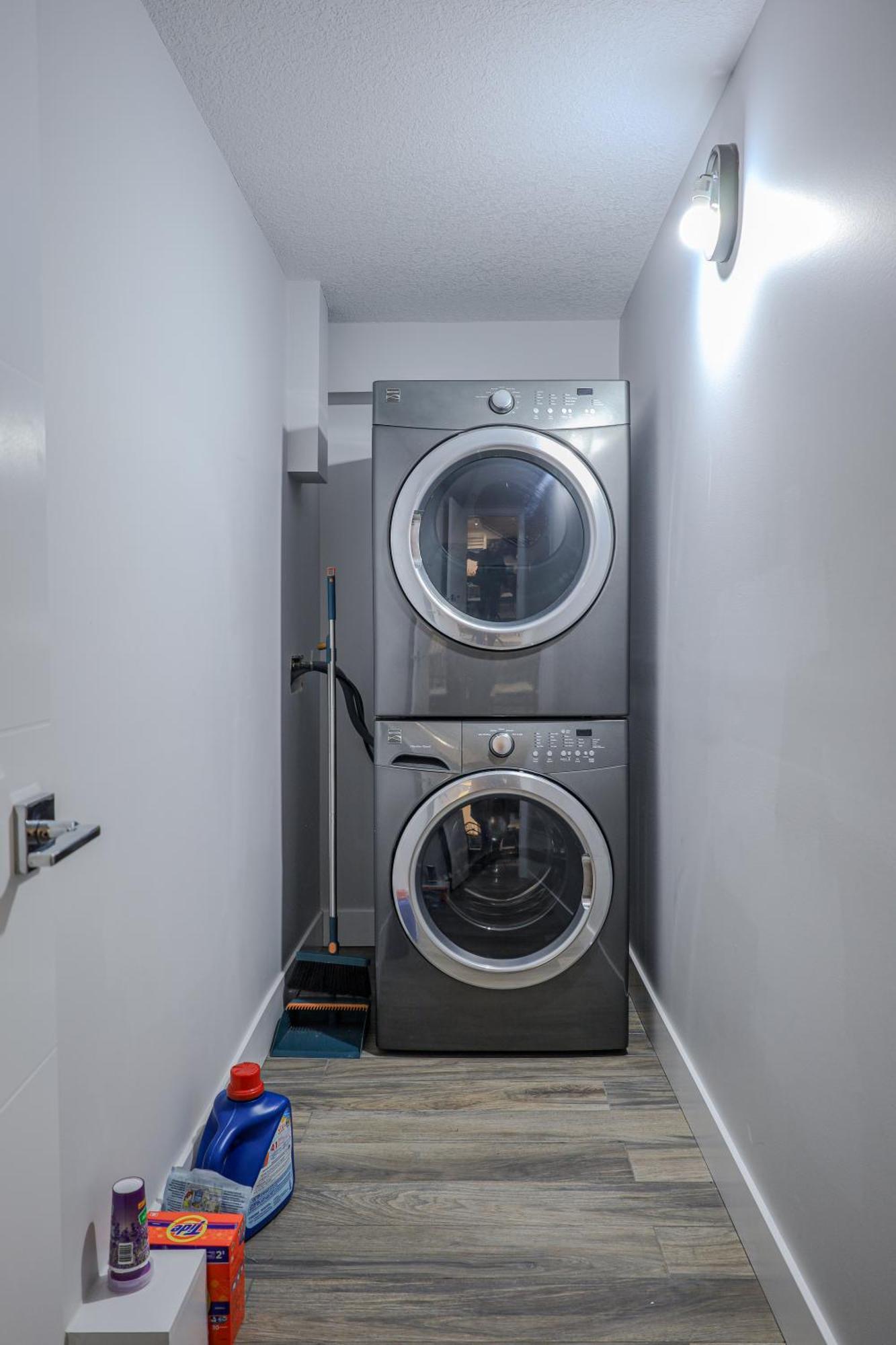 Beautiful, Specious Two Bedroom Basement * Edmonton